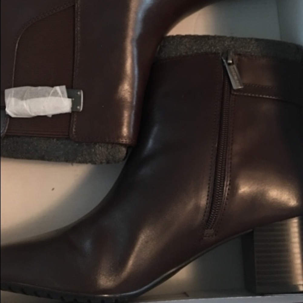 Bandolino brown ankle boot